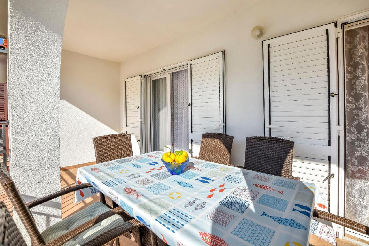 Apartments Milan Rogoznica  Bagian luar foto