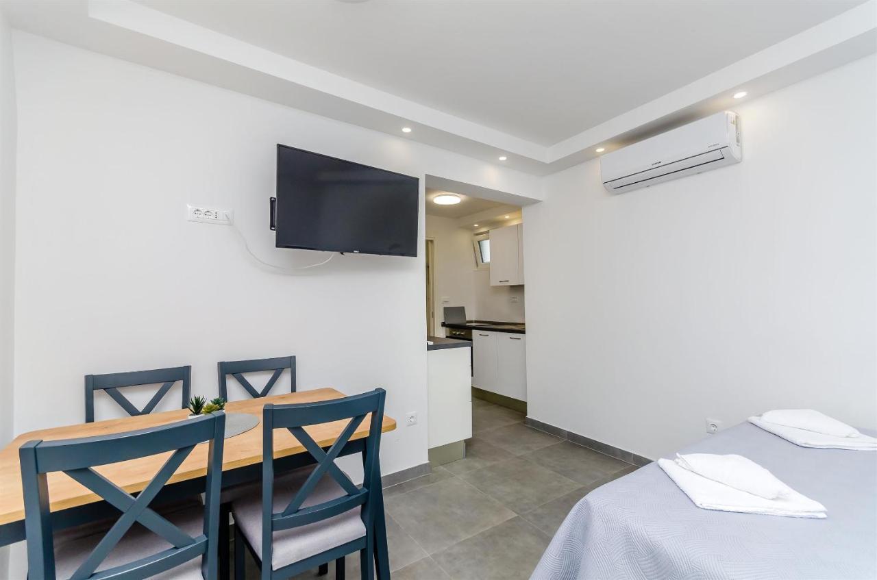Apartments Milan Rogoznica  Bagian luar foto