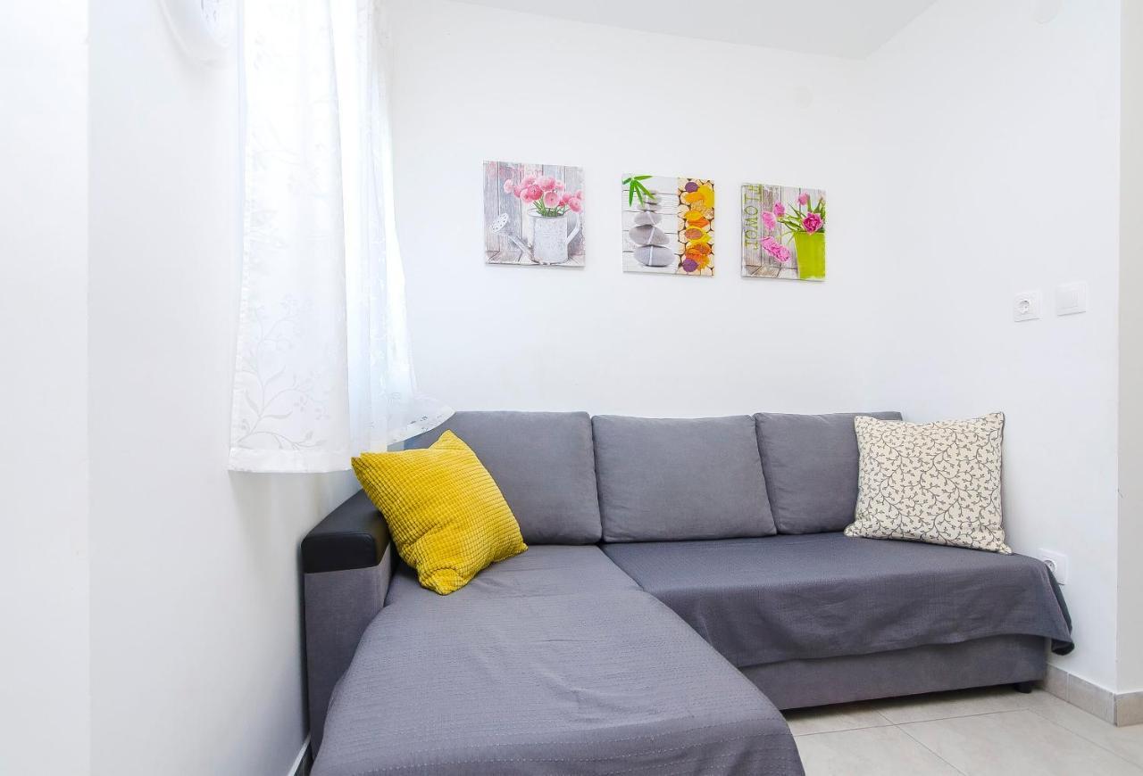 Apartments Milan Rogoznica  Bagian luar foto